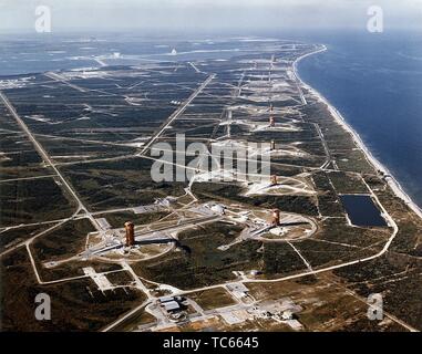 Vue aérienne de la ligne de missiles à Cap Canaveral Air Force Station, Comté de Brevard en Floride, 1964. Droit avec la permission de la National Aeronautics and Space Administration (NASA). () Banque D'Images