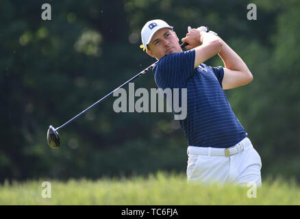 Dublin, OH, USA. 09Th Juin, 2019. Jordan Spieth tee's off du 18e trou lors de la ronde finale jouer au tournoi Memorial Day 2019 présenté par Nationwide à Muirfield Village Golf Club à Dublin, OH. Austyn McFadden/CSM/Alamy Live News Banque D'Images