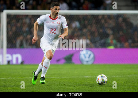 Porto, Portugal. Le 05 juin, 2019. Ligue de football international Nations Unies de l'UEFA, demi-finale, le Portugal et la Suisse ; Schar de SUI vient en avant sur la balle : Action Crédit Plus Sport Images/Alamy Live News Banque D'Images