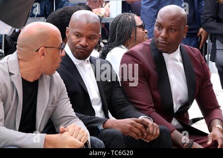 Los Angeles, CA, USA. 28 mai, 2019. Vin Diesel, Jamie Foxx, Tyrese Gibson à la cérémonie d'intronisation pour l'étoile sur le Hollywood Walk of Fame pour F. Gary Gray, Hollywood Boulevard, Los Angeles, CA, 28 mai 2019. Credit : Priscilla Grant/Everett Collection/Alamy Live News Banque D'Images