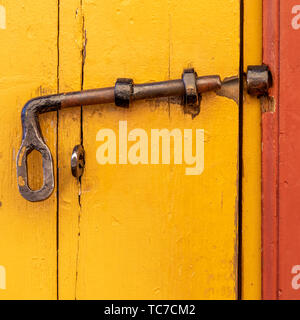 Détail de la porte en bois peint, Suomenlinna, Helsinki, Finlande Banque D'Images