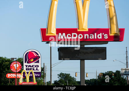 McDonald's, Taco Bell et Popeye's fast food restaurant d'emplacement dans les eaux relevant de la Virginie de l'Ouest, le 4 juin 2019. Banque D'Images