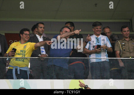 Le Brésil. Le 05 juin, 2019. Le Président brésilien Bolsonaro Jaďr, regarde le match de football amical entre le Brésil et le Qatar à Mane Garrincha Stadium à Brasilia. Credit : Niyi Fote/Thenews2/Pacific Press/Alamy Live News Banque D'Images