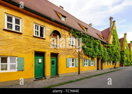 L'hébergement à Fuggerei ou Augusta est le plus ancien exemple de logement social encore existant dans le monde. Financé en 1521 par Jacob Fugger le plus jeune, Banque D'Images