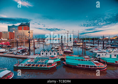 Hambourg, Allemagne - 01 juin 2019 : Le port de plaisance de Hambourg fête son vingt-cinquième anniversaire Banque D'Images