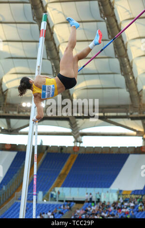 ROME, ITALIE - 06 juin : Sonia Malavisi d'Italie participe à la perche femmes au cours de l'IAAF Diamond League 2019 Golden Gala Pietro Mennea à Rome (Crédit : Mickael Chavet/Zuma/Alamy Live News) Banque D'Images