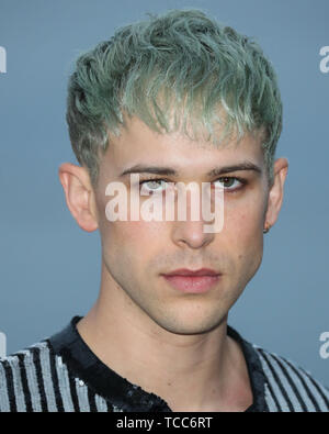 MALIBU, LOS ANGELES, CALIFORNIE, USA - 06 juin : l'Acteur Tommy Dorfman arrive à la Saint Laurent Mens Spring Summer 20 Show qui a eu lieu à Paradise Cove Beach le 6 juin 2019 à Malibu, Los Angeles, Californie, États-Unis. (Photo par Xavier Collin/Image Press Office) Banque D'Images