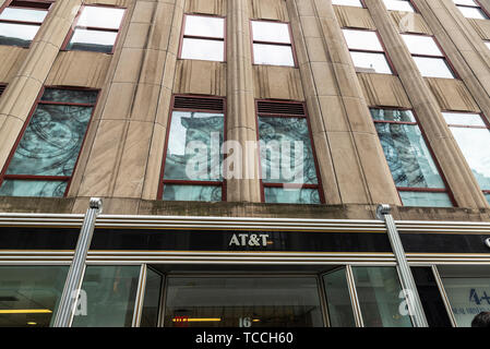 La ville de New York, USA - 31 juillet 2018 : AT&T (American Telephone and Telegraph) boutique, la plus grande compagnie de télécommunications, à Manhattan, New Y Banque D'Images