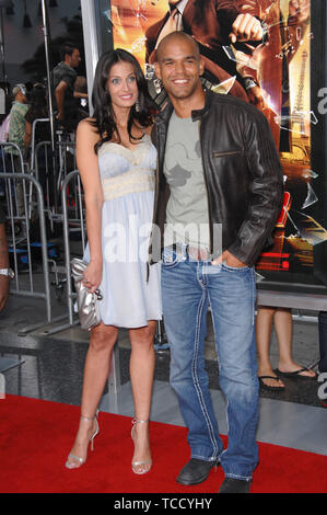 LOS ANGELES, CA. 31 juillet 2007 : Amaury Nolasco & amie Dayanara Torres au Los Angeles premiere de "Rush Hour 3" au Grauman's Chinese Theatre, à Hollywood. © 2007 Paul Smith / Featureflash Banque D'Images