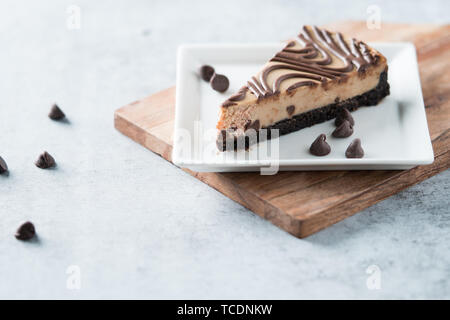 Beurre d'arachide, un tourbillon de chocolat dessert gâteau au fromage Banque D'Images