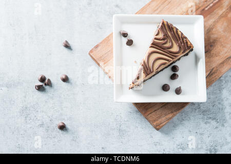 Beurre d'arachide, un tourbillon de chocolat dessert gâteau au fromage Banque D'Images