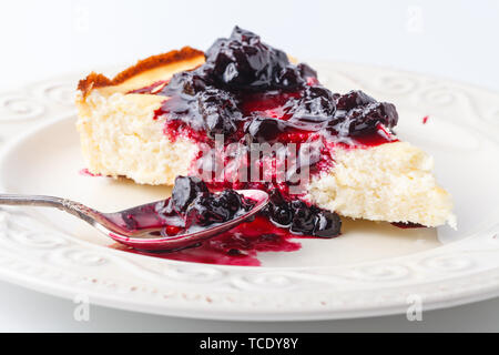 Dessert - Gâteau aux fruits rouges poire vue rapprochée Banque D'Images