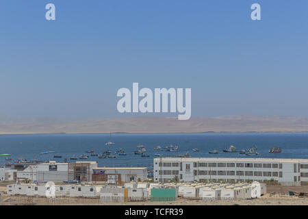 Vue panoramique sur la ville de Paracas, Pérou Banque D'Images