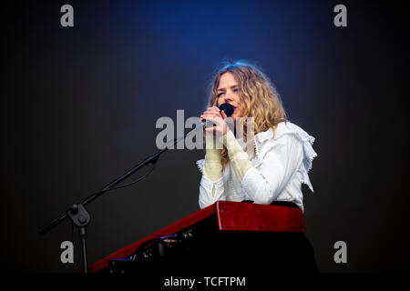 Chanteur et compositeur espagnol, Christina Rosenvinge effectue live au stade de ces amendements Primavera Sound Festival à Porto. Banque D'Images