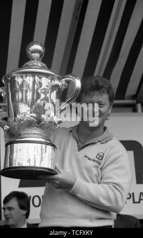 Ian Woosnam remporte le Championnat du Monde de Golf Matchplay Suntory en 1990 au Wentworth Club. Photo par Tony Henshaw Banque D'Images