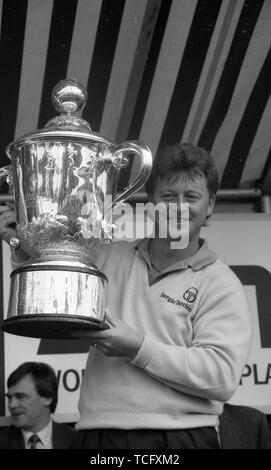 Ian Woosnam remporte le Championnat du Monde de Golf Matchplay Suntory en 1990 au Wentworth Club. Photo par Tony Henshaw Banque D'Images