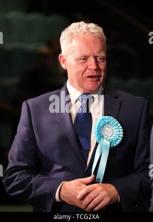 Peterborough, Royaume-Uni. 07Th Juin, 2019. Mike Greene (Brexit Parti Candidat) donne une interview avant l'annonce de résultats, lorsque Lisa Forbes (candidat du Parti du Travail) est devenu le nouveau député de Peterborough, en battant Mike Greene (Brexit parti candidat) à la deuxième place et Paul Bristow (candidat du Parti conservateur), a terminé troisième. L'élection partielle a eu lieu à Peterborough aujourd'hui après avoir déshonoré MP Fiona Onasanya a été retiré de son poste de député de Peterborough où plus de 19 000 ont signé une pétition de révocation, après sa comparution en cour plus d'une contravention pour excès de vitesse, et son sort de prison. Peterborou Banque D'Images