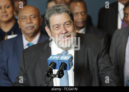 Organisation des Nations Unies. 07Th Juin, 2019. Ralph E. Gonsalves, Premier Ministre de Saint Vincent et les Grenadines, adresses presse à l'issue de l'élection de son pays au Conseil de sécurité aujourd'hui au siège des Nations Unies à New York.Photo : Luiz Rampelotto/EuropaNewswire.Crédit photo obligatoire. Credit : Luiz Rampelotto/ZUMA/Alamy Fil Live News Crédit : ZUMA Press, Inc./Alamy Live News Banque D'Images