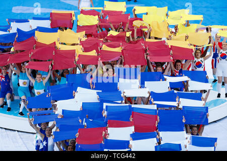Paris, France. 7 juin, 2019. Les gens effectuer lors de la cérémonie d'ouverture de la FIFA 2019 Coupe du Monde féminine à Paris, France, le 7 juin 2019. Credit : Zheng Huansong/Xinhua/Alamy Live News Banque D'Images