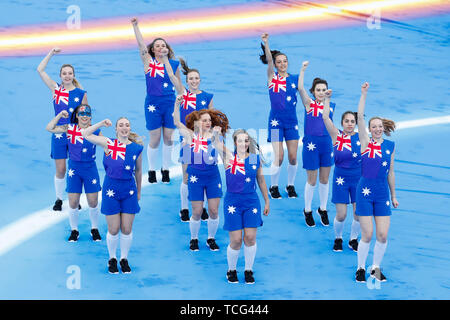 Paris, France. 7 juin, 2019. Les gens effectuer lors de la cérémonie d'ouverture de la FIFA 2019 Coupe du Monde féminine à Paris, France, le 7 juin 2019. Credit : Zheng Huansong/Xinhua/Alamy Live News Banque D'Images