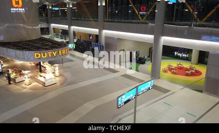 Istanbul, Turquie - 7 mai 2019 : Vue aérienne de magasins Duty Free et kids, Playland des nouvelles l'aéroport d'Istanbul, Istanbul Turquie Yeni Havalimani pour Banque D'Images