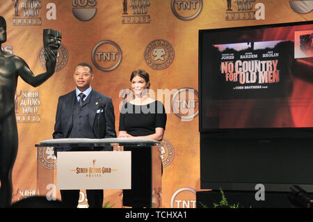 LOS ANGELES, CA. 20 décembre 2007 : Jeanne Tripplehorn & Terrence Howard annonçant les nominations pour la 14e édition annuelle des Screen Actors Guild Awards. © 2007 Paul Smith / Featureflash Banque D'Images