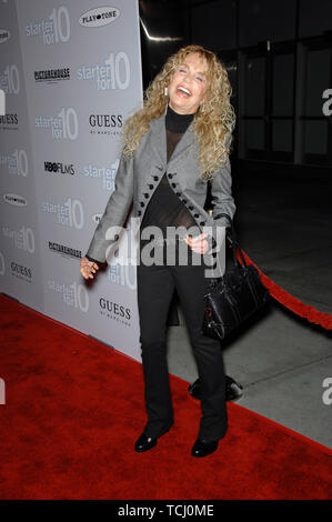 LOS ANGELES, CA. 30 novembre 2006 : DYAN CANNON au Los Angeles premiere de 'starter pour 10'. © 2007 Paul Smith / Featureflash Banque D'Images