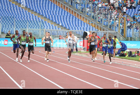 ROME, ITALIE - 06 juin : Donovan Brazier, Nijel Amos et Brandon McBride concurrence sur le 800m hommes au cours de l'événement l'IAAF Diamond League 2019 Golden Gala Pi Banque D'Images