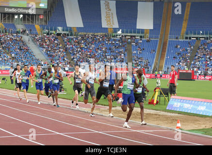 ROME, ITALIE - 06 juin : Donovan Brazier, Nijel Amos et Brandon McBride concurrence sur le 800m hommes au cours de l'événement l'IAAF Diamond League 2019 Golden Gala Pi Banque D'Images