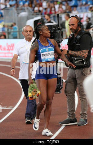 ROME, ITALIE - 06 juin : Elaine Thompson quelques instants après sa victoire dans le 100 m femmes lors de l'événement l'IAAF Diamond League 2019 Golden Gala Pietro Mennea en R Banque D'Images