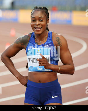 ROME, ITALIE - 06 juin : Elaine Thompson quelques instants après sa victoire dans le 100 m femmes lors de l'événement l'IAAF Diamond League 2019 Golden Gala Pietro Mennea en R Banque D'Images