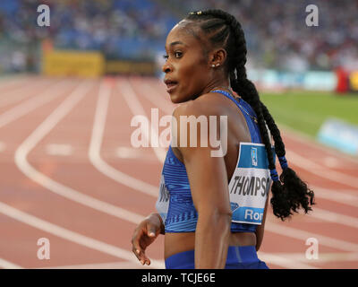 ROME, ITALIE - 06 juin : Elaine Thompson quelques instants après sa victoire dans le 100 m femmes lors de l'événement l'IAAF Diamond League 2019 Golden Gala Pietro Mennea en R Banque D'Images