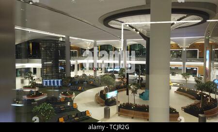 Istanbul, Turquie - 7 mai 2019 : Vue aérienne de personnes en salle d'attente de l'aéroport d'Istanbul. Le Yeni Istanbul Havalimani aéroport est le moyeu de Bain turc Banque D'Images