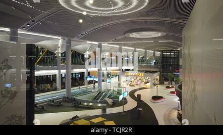 Istanbul, Turquie - 7 mai 2019 : Vue aérienne de la zone Duty Free de l'Aéroport International d'Istanbul à Istanbul, Yeni Havalimani pour Turkish Airlines. Banque D'Images