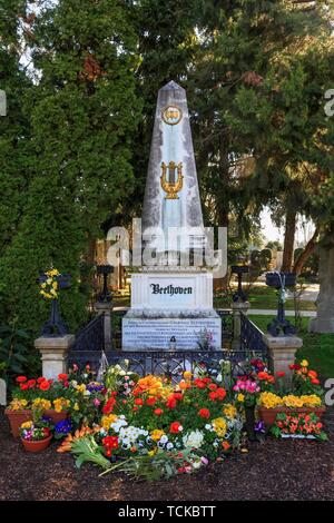 Tombe de Ludwig van Beethoven, compositeur, cimetière central de Vienne, Vienne, Autriche Banque D'Images