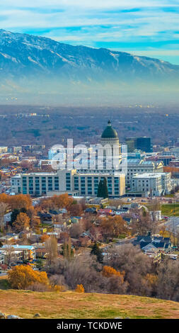 Bâtiment de la capitale de l'état de l'Utah Panorama et gratte-ciel dominant de la grande ville Banque D'Images