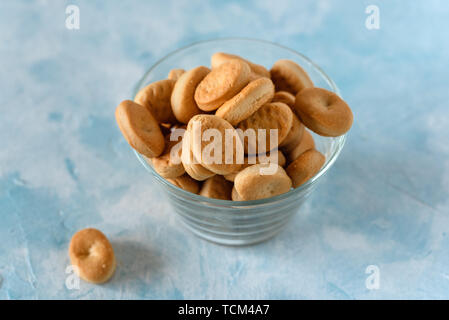 Biscuits croquants espagnol traditionnel avec de l'huile d'olive faite maison et produit depuis 1850 sur l'île de Majorque. Banque D'Images