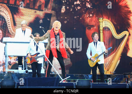 Wolverhampton, Royaume-Uni. 8 juin, 2019. Rock star légendaire Rod Stewart joue un concert à Wolverhampton's Molineux Stadium. Peter Lopeman/Alamy Live News Banque D'Images