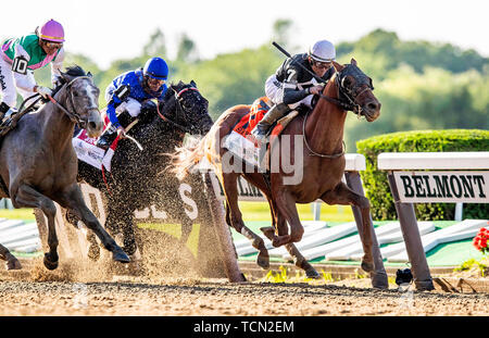 Elmont, New York, USA. 8 juin, 2019. 08 juin : Sir Winston avec Joel Rosario gagne la Belmont Stakes à Belmont Park à Elmont, New York le 08 juin 2019. Evers/Eclipse Sportswire/CSM/Alamy Live News Banque D'Images