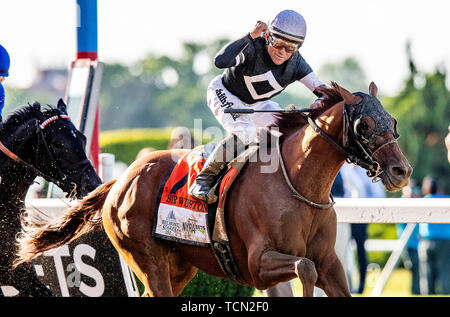 Elmont, New York, USA. 8 juin, 2019. 08 juin : Sir Winston avec Joel Rosario gagne la Belmont Stakes à Belmont Park à Elmont, New York le 08 juin 2019. Evers/Eclipse Sportswire/CSM/Alamy Live News Banque D'Images
