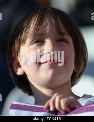 Reims, France. 8 juin, 2019. Une fille réagit devant le groupe une correspondance entre la Norvège et le Nigéria à la 2019 Coupe du Monde féminine de la fifa à Reims, France, le 8 juin, 2019. Credit : Zheng Huansong/Xinhua/Alamy Live News Banque D'Images