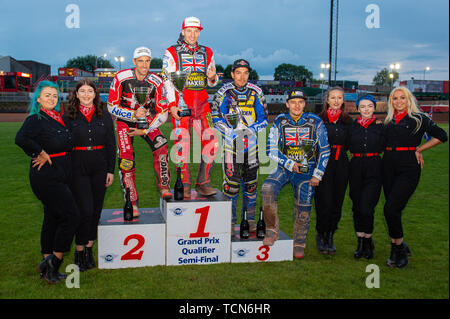 Glasgow, Ecosse, Royaume-Uni. Le 08 juin, 2019. Les coureurs de la réunion admissible : (l-r) Niels-Kristian Iversen (2ème), Craig Cook (vainqueur), Pontus Aspgren (3ème), Robert Lambert 4e au cours de la FIM Speedway Grand Prix de Championnat du Monde - tour de qualification 1 à l'Ashfield Peugeot Stadium, Glasgow le samedi 8 juin 2019. (Crédit : Ian Charles | MI News) Credit : MI News & Sport /Alamy Live News Banque D'Images