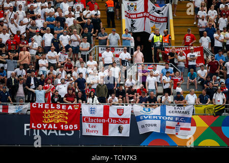 Guimaraes, Portugal. 09Th Juin, 2019. Des fans de l'Angleterre au cours de la troisième place de l'UEFA Ligue des Nations Unies Play-Off match entre la Suisse et l'Angleterre, à l'Estadio D. Afonso Henriques, le 9 juin 2019 à Guimaraes, Portugal. (Photo de Daniel Chesterton/phcimages.com) : PHC Crédit Images/Alamy Live News Banque D'Images