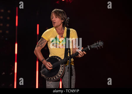 Nashville, Tennessee, USA. Le 08 juin, 2019. NASHVILLE, TENNESSEE - JUIN 08 : Keith Urban effectue sur scène lors de la 3e journée de la CMA Music Festival 2019 le 8 juin 2019 à Nashville, Tennessee. Photo : Andrew pour Wendowski MediaPunch imageSPACE/MediaPunch Crédit : Inc/Alamy Live News Banque D'Images