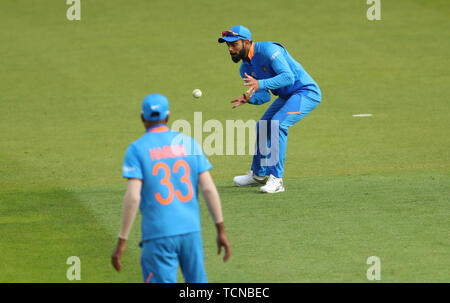 Londres, Royaume-Uni. 09Th Juin, 2019. Virat Kohli fielding de l'Inde au cours de l'ICC Cricket World Cup match entre l'Inde et l'Australie, à l'Ovale de Kia, Londres. Credit : Cal Sport Media/Alamy Live News Banque D'Images