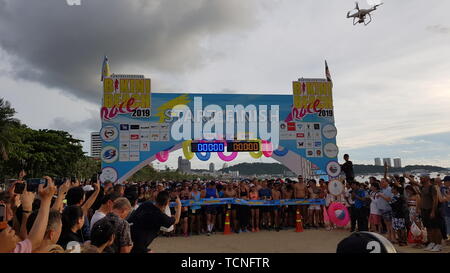 PATTAYA, THAÏLANDE - 8 juin 2019 : une partie de runner , participant d'exécuter 2019 Bikini de Pattaya à Pattaya, Thaïlande, le 8 juin 2019 Banque D'Images