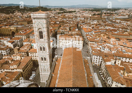 Vue Aérienne Vue panoramique de la ville de Florence et Giotto's Campanile campanile qui fait partie du complexe de la cathédrale de Florence (Cattedrale di Santa Maria de Banque D'Images