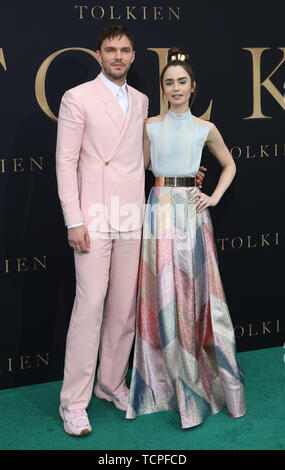 Los Angeles première de Fox Searchlight Pictures' 'Tolkien' au Regency Westwood Village Theatre - Arrivées avec : Nicholas Hoult, Lilly Collins, Lily Collins Où : Los Angeles, California, United States Quand : 08 mai 2019 Credit : Sheri/WENN.com Determan Banque D'Images