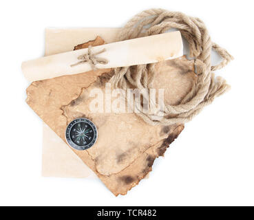 Vieux papier, boussole, faites défiler et corde isolated on white Banque D'Images