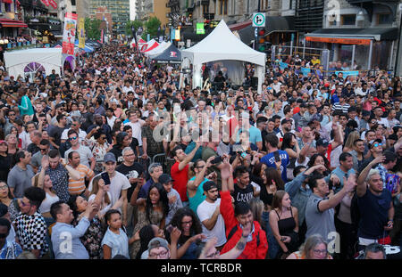 Montréal, Canada, le 8 juin, 2019.Groupe de personnes pour la partie F1 de la rue Crescent à Montréal,Québec,Canada.Credit:Mario Beauregard/Alamy Live News Banque D'Images